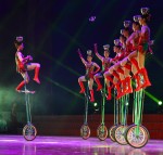 VI Festival Internacional del Circo -- Elefante de Oro -- Ciudad de Figueres Xinjiang Production and Construction Corps Acrobatic Troupe - monociclos- China